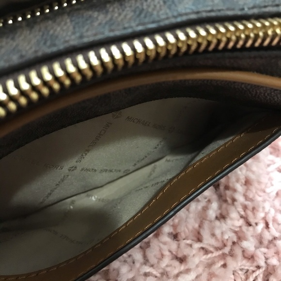 MICHAEL KORS CROSSBODY BAG - Picture 7 of 8